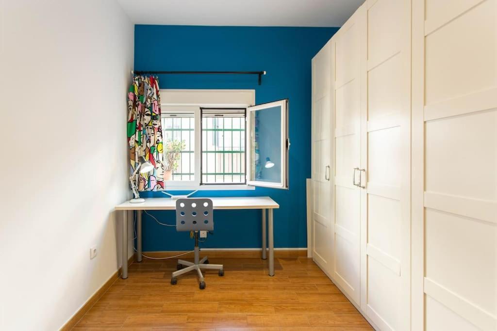 Large Tracatra Apartament Sevilla