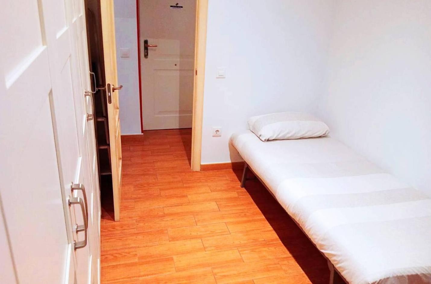 Apartament Large Tracatra *